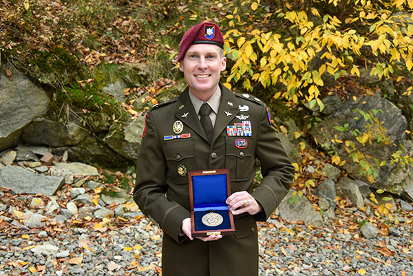 2022 West Point Nininger Award Recipient LTC Robert Beale '02